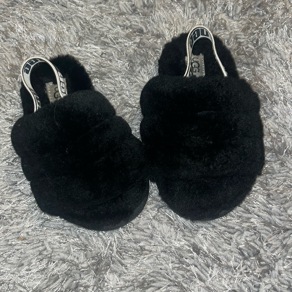 Black toddler Ugg slides